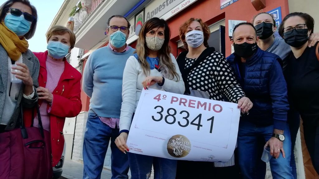 Un pueblo de Valencia reparte más de cinco millones en papeletas con 2.000 euros de premio. Un pueblo de Valencia reparte más de cinco millones en papeletas con 2.000 euros de premio.