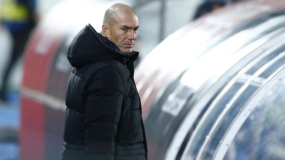 Zidane esta molesto por las críticas arbitrales.