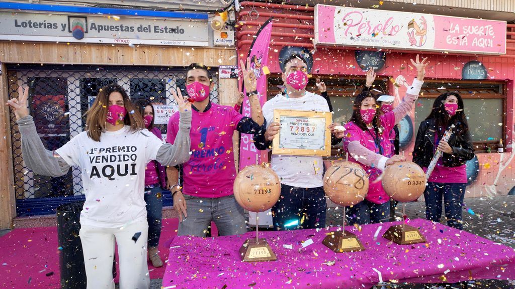 La administración número 2 de lotería de San Pedro del Pinatar reparte cinco premios