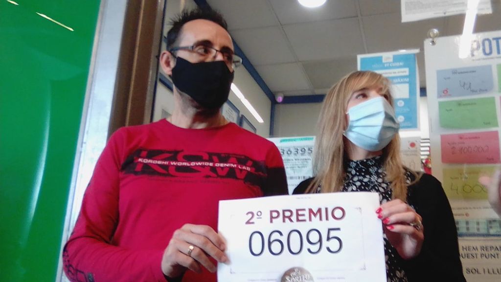 La pandemia obliga a devolver 15 de las 17 series del segundo premio repartido en una administración de Badalona La pandemia obliga a devolver 15 de las 17 series del segundo premio repartido en una administración de Badalona