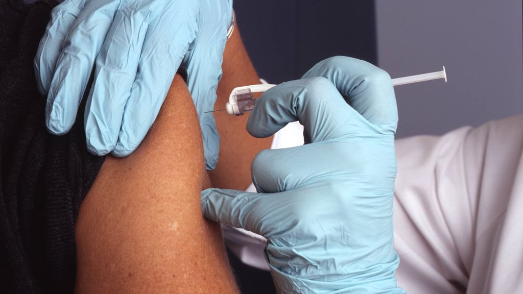 El Colegio de Médicos: Si el virus muta. la vacunas pueden perder eficacia El Colegio de Médicos: Si el virus muta. la vacunas pueden perder eficacia