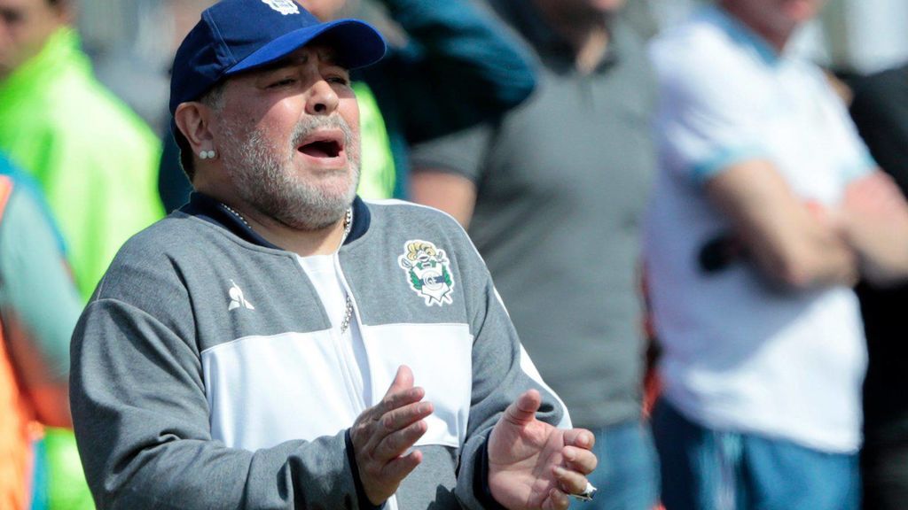 Maradona, en su etapa como entrenador de Gimnasia.