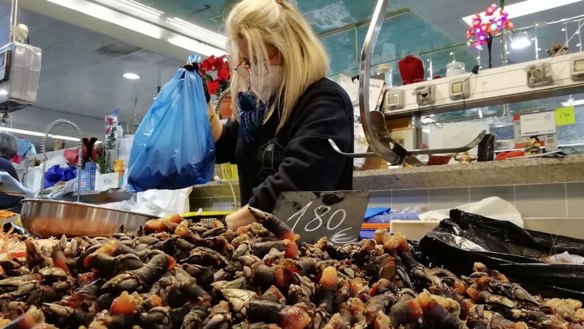 El percebe alcanza casi los 300 euros en la lonja por Nochebuena El percebe alcanza casi los 300 euros en la lonja por Nochebuena