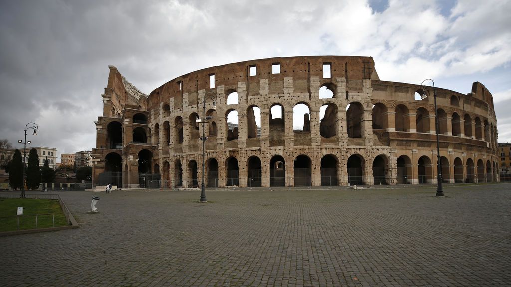 Italia roza los 20.000 casos tras iniciar el primer confinamiento navideño Italia roza los 20.000 casos tras iniciar el primer confinamiento navideño