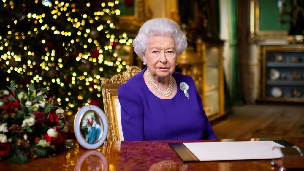 La reina de Inglaterra recuerda a los afectados por la pandemia en su discurso de Navidad La reina de Inglaterra recuerda a los afectados por la pandemia en su discurso de Navidad