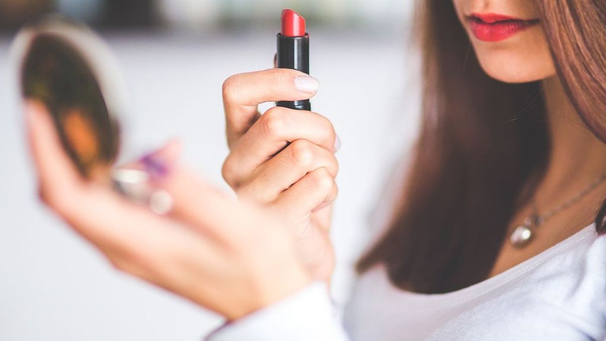 Si guardas tus cosméticos en la nevera, estás cometiendo un gran error: puedes desestabilizar su fórmula Si guardas tus cosméticos en la nevera, estás cometiendo un gran error: puedes desestabilizar su fórmula