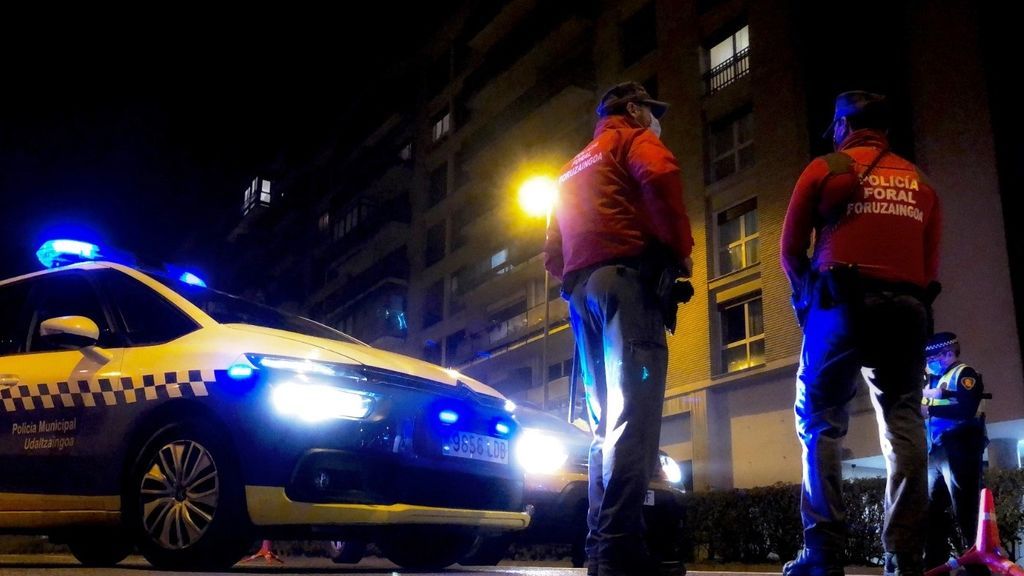 Seis heridos tras un episodio de maltrato familiar con un incendio en Pamplona Seis heridos tras un episodio de maltrato familiar con un incendio en Pamplona