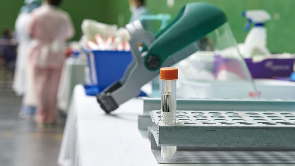 Muestra tras la realización de una prueba PCR en un dispositivo instalado en Ermua, en Bizkaia