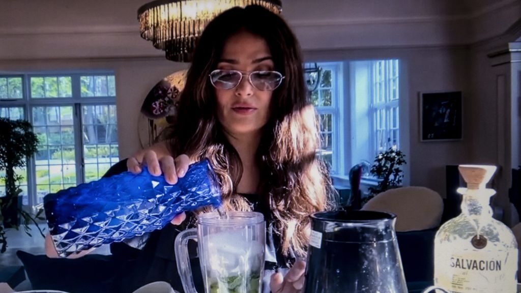 Salma se prepara un zumo todas las mañanas que le ayuda a fortalecer el pelo.