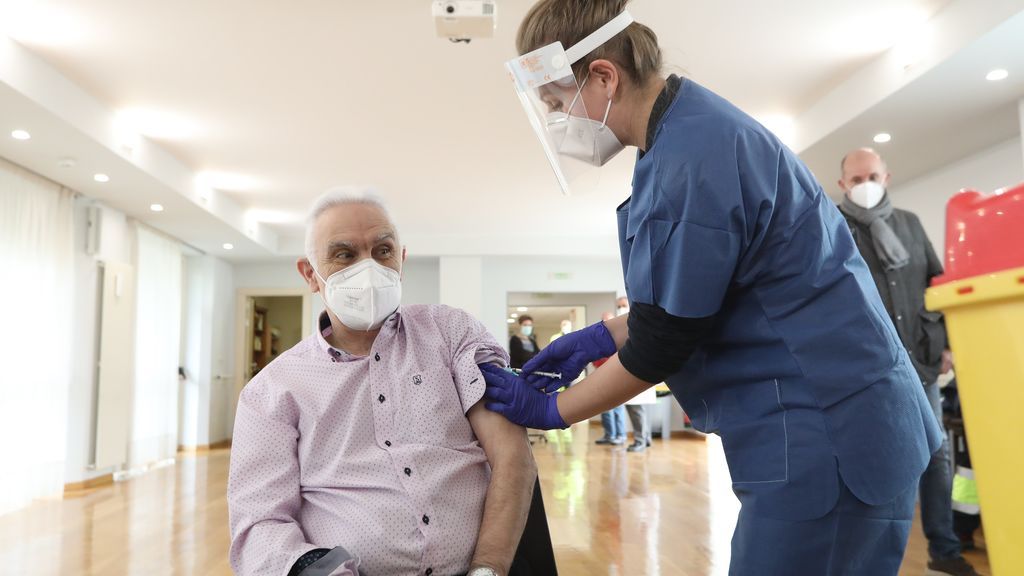 Pancho recibe la primera vacuna de Navarra