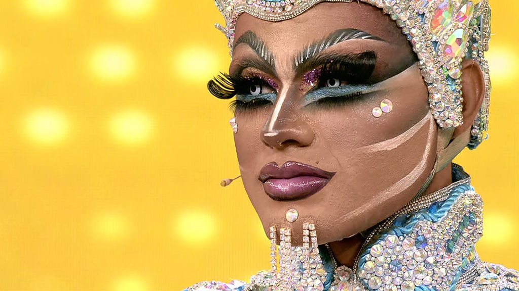 Drag Avalón complica la ronda final de Adri y Antonio, ¿Habrán adivinado su edad?