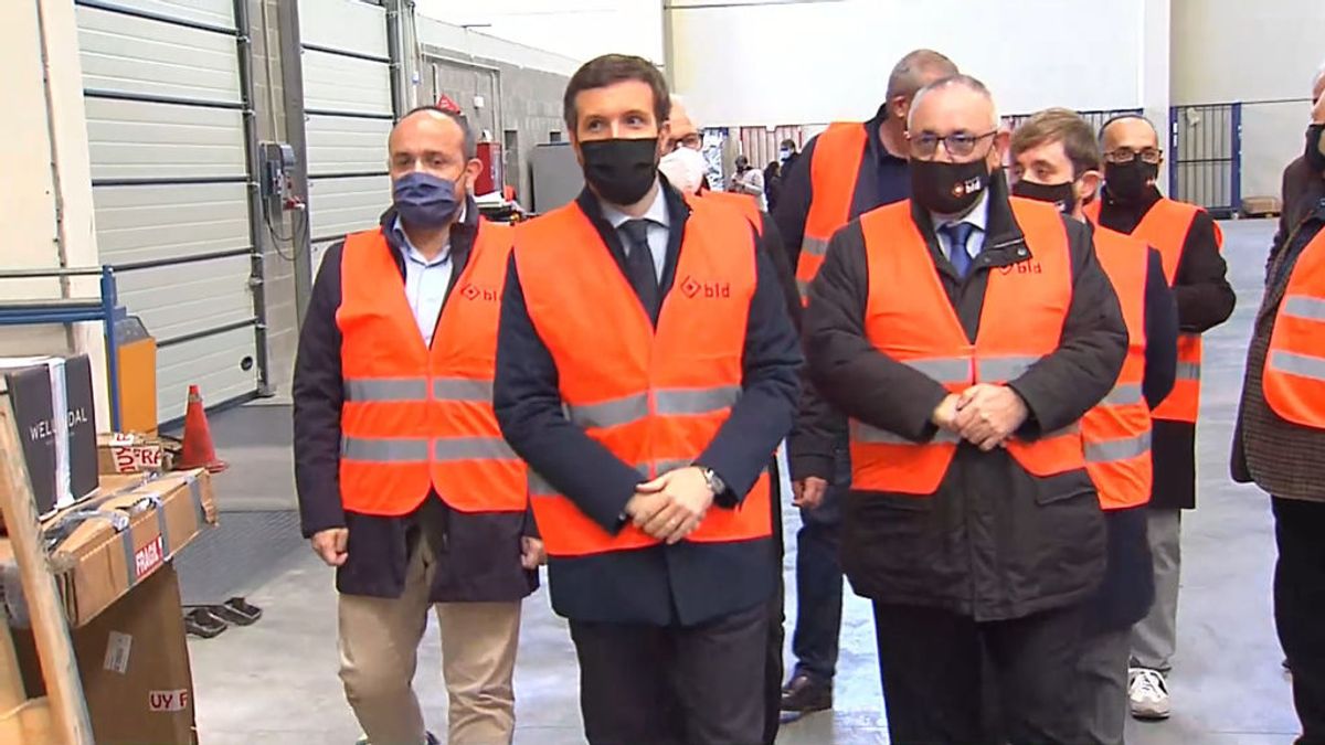 Casado atribuye el "éxito" de la llegada de la vacuna a Úrsula von der Leyen Casado atribuye el "éxito" de la llegada de la vacuna a Úrsula von der Leyen
