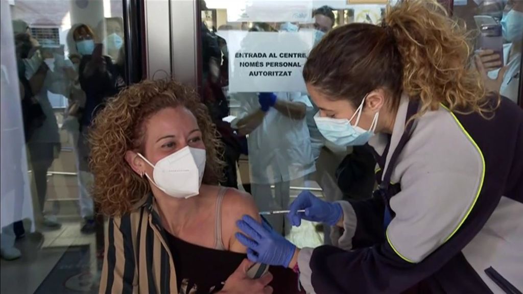 Llegan a España más de 360.000 dosis de la vacuna de Pfizer para proseguir con la vacunación