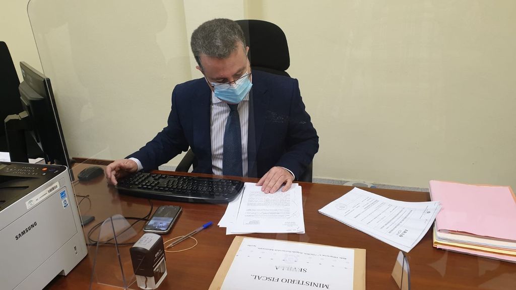 Un familiar se niega a que le administren la vacuna a un anciano de Sevilla Un familiar se niega a que le administren la vacuna a un anciano de Sevilla