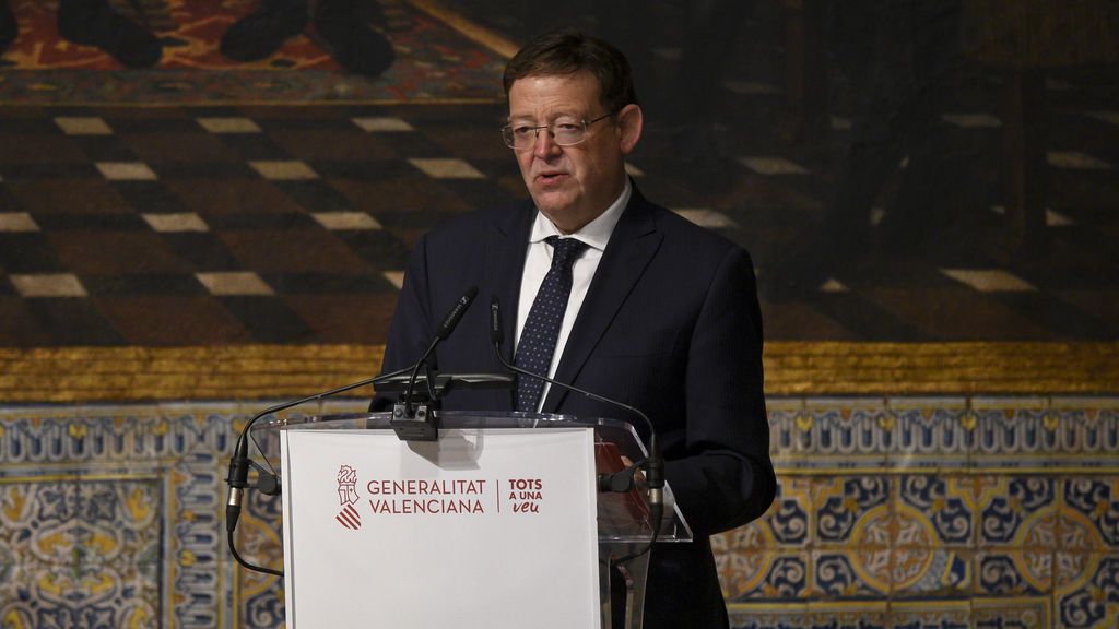 La petición "de corazón" de Ximo Puig a los valencianos: "Les suplico que sean prudentes y no celebren la Nochevieja" La petición "de corazón" de Ximo Puig a los valencianos: "Les suplico que sean prudentes y no celebren la Nochevieja"