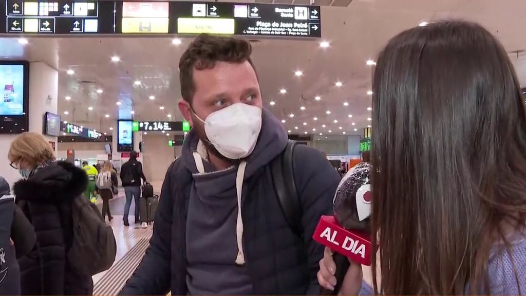 Escasos controles de seguridad en la estación de Sants, Barcelona: “No nos han pedido nada”
