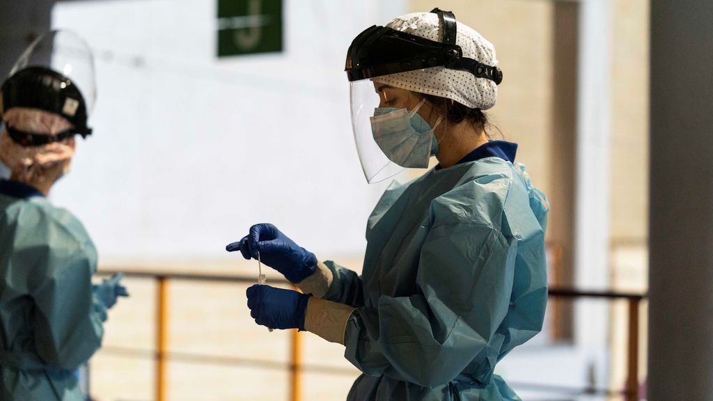 Los casos en España se mantienen al alza antes de Nochevieja Los casos en España se mantienen al alza antes de Nochevieja