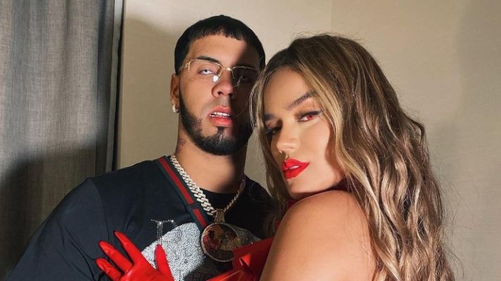 Amor de oro y diamantes: el lujoso regalo de cumpleaños de Karol G a Anuel AA