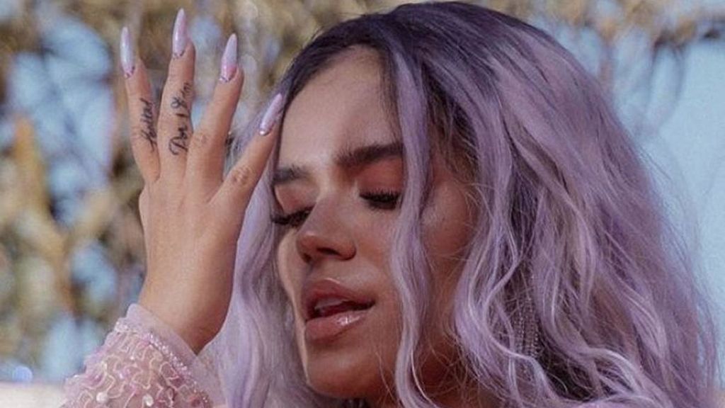No sin mi manicura: la clave de las uñas imposibles de Karol G