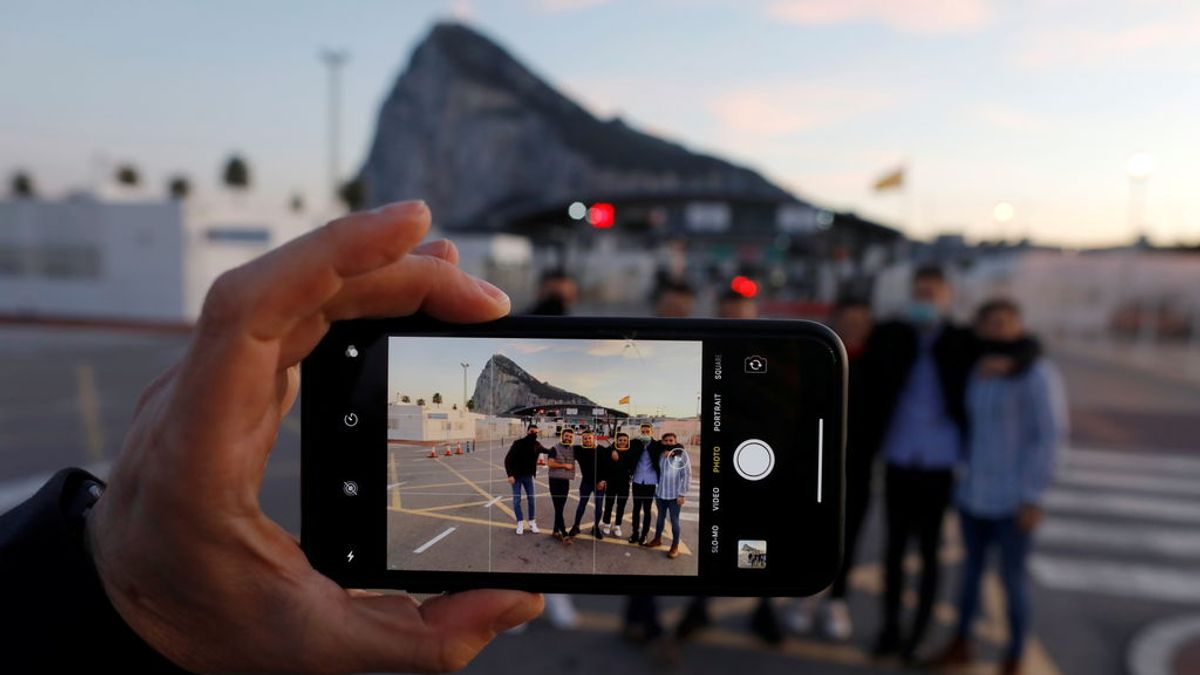 Sánchez celebra el principio acuerdo con Londres sobre Gibraltar: "Nos permitirá eliminar barreras" Sánchez celebra el principio acuerdo con Londres sobre Gibraltar: "Nos permitirá eliminar barreras"