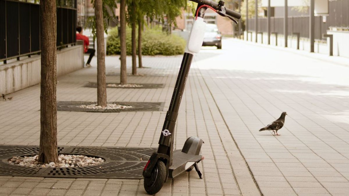 Los patinetes eléctricos, considerados como un vehículo más: solo por la calzada y respetando las normas Los patinetes eléctricos, considerados como un vehículo más: solo por la calzada y respetando las normas