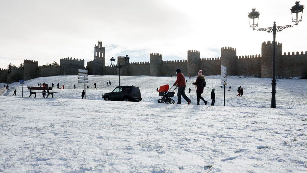 La nieve y las bajas temperaturas continuarán instaladas en la geografía española en los próximos días La nieve y las bajas temperaturas continuarán instaladas en la geografía española en los próximos días