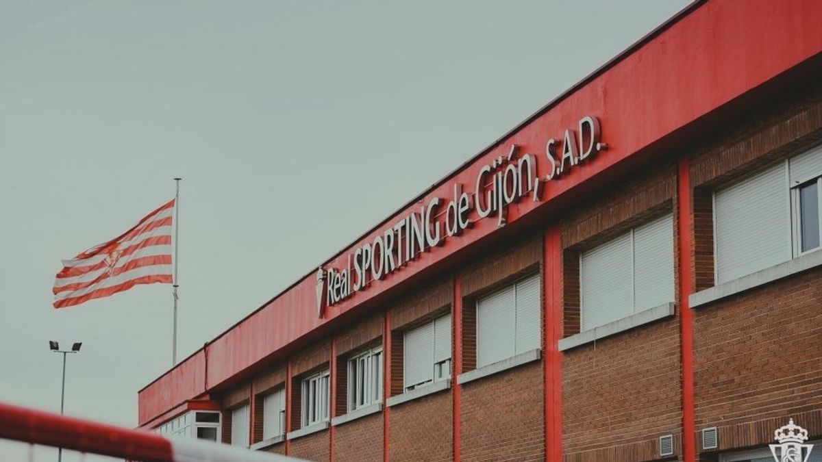 El brote de covid en la plantilla del Sporting de Gijón se descontrola y ya afecta a 130 personas
