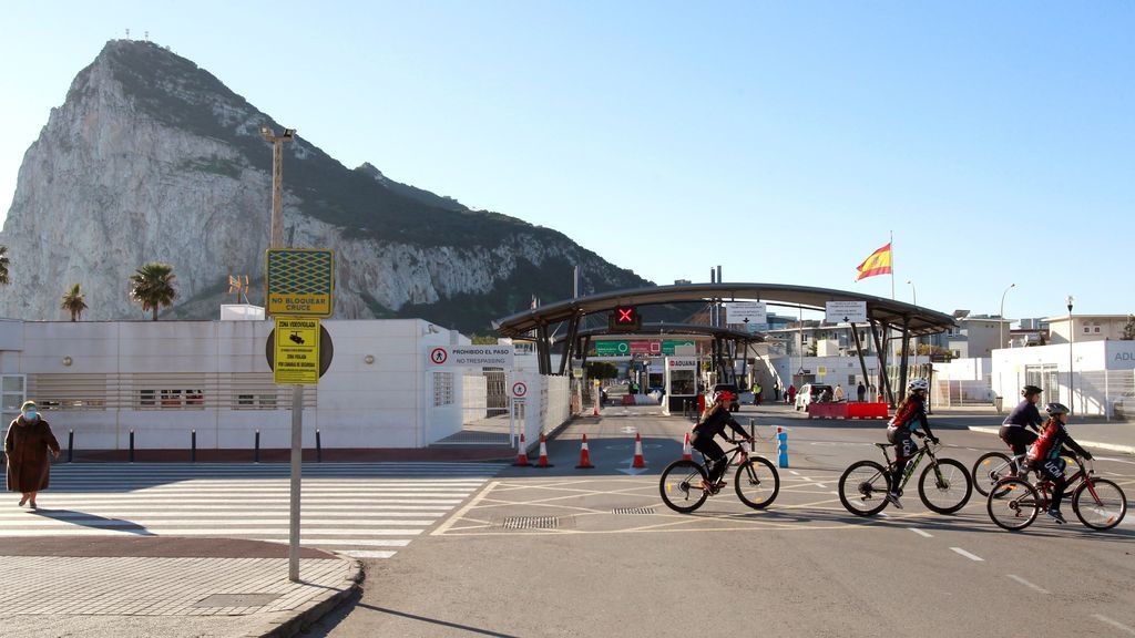 El Gobierno de Gibraltar decreta el confinamiento general por la pandemia El Gobierno de Gibraltar decreta el confinamiento general por la pandemia