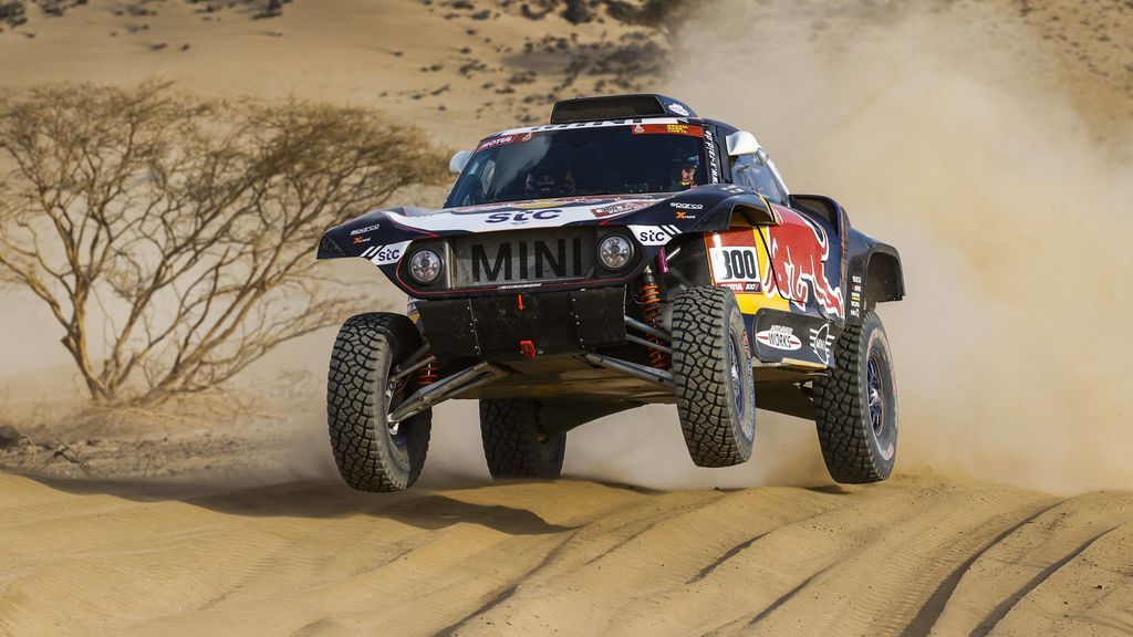 Carlos Sainz se lleva la primera etapa del Dakar y se pone líder Carlos Sainz se lleva la primera etapa del Dakar y se pone líder