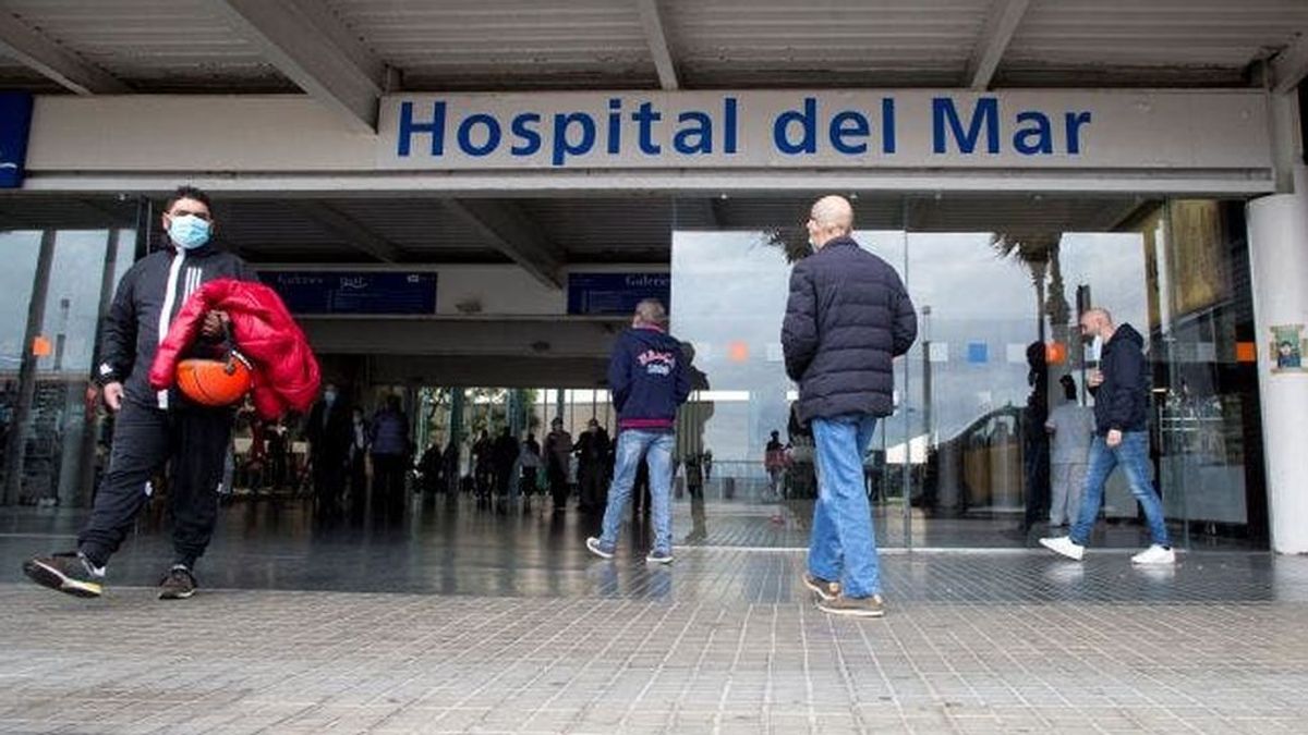 Alerta sanitaria por la situación de los hospitales catalanes: "Están descontrolados y habrá que priorizar"