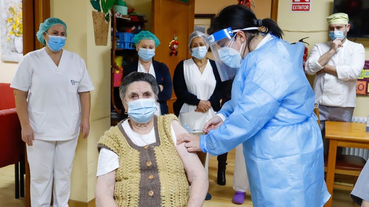 Los retrasos en la vacunación se unen al aumento preocupante de los contagios Los retrasos en la vacunación se unen al aumento preocupante de los contagios