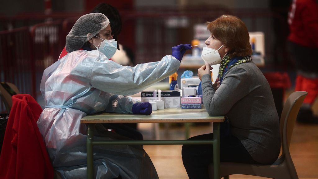 Italia contabiliza 14.245 nuevos contagios y 347 fallecidos por coronavirus Italia contabiliza 14.245 nuevos contagios y 347 fallecidos por coronavirus