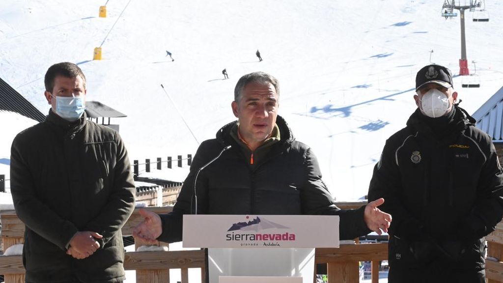 Andalucía reunirá a sus expertos este viernes para estudiar posibles restricciones tras la Navidad Andalucía reunirá a sus expertos este viernes para estudiar posibles restricciones tras la Navidad