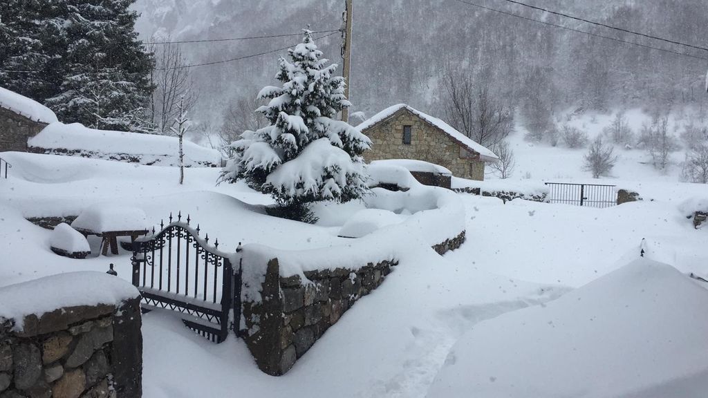 Heladas generalizadas y nieve a 200 metros: el tiempo que hará el martes 5 en España Heladas generalizadas y nieve a 200 metros: el tiempo que hará el martes 5 en España