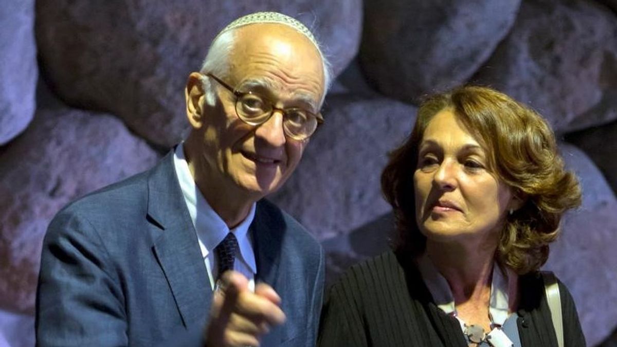 Adiós a Isaac Revah, el judío que sobrevivió al Holocausto gracias a su pasaporte español Adiós a Isaac Revah, el judío que sobrevivió al Holocausto gracias a su pasaporte español