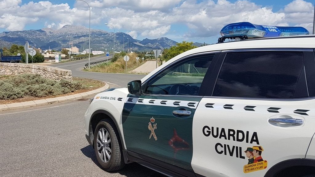 Imagen de un coche de la Guardia Civil Imagen de un coche de la Guardia Civil