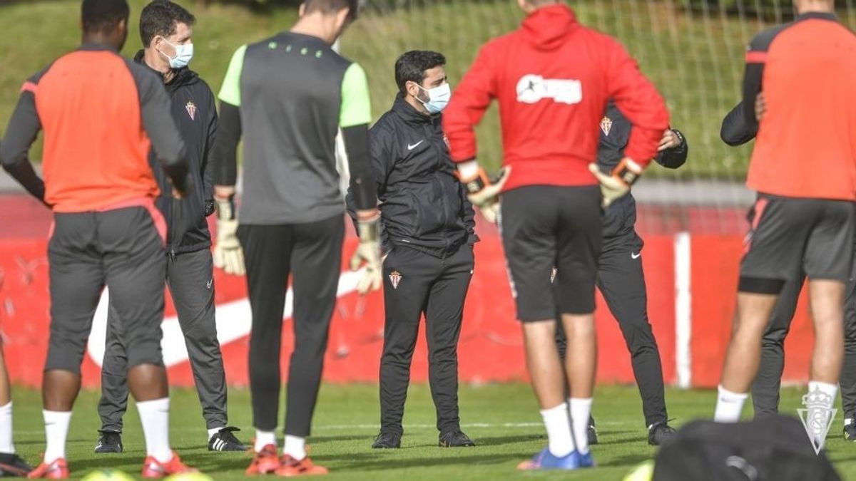 La Delegación del Gobierno pide abrir una investigación sobre el brote de covid en el Sporting de Gijón La Delegación del Gobierno pide abrir una investigación sobre el brote de covid en el Sporting de Gijón