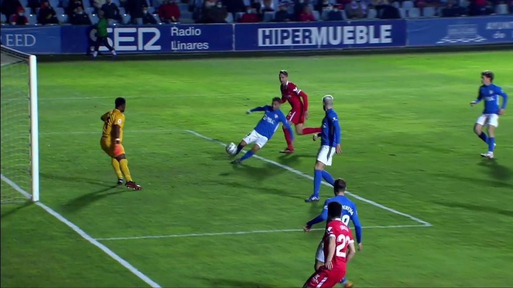 Gol en propia puerta del Linares