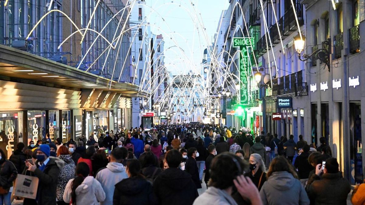 Las Navidades arruinan dos meses de contención y llevan a nuevas restricciones Las Navidades arruinan dos meses de contención y llevan a nuevas restricciones