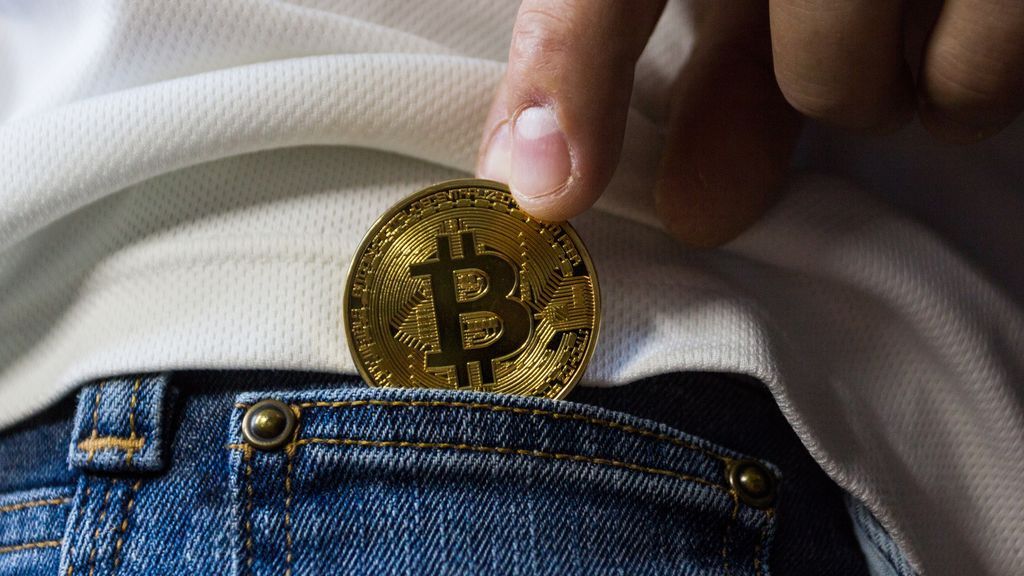 Detienen en Alicante y Cuenca a una red que estafó 7 millones de euros en criptomonedas Detienen en Alicante y Cuenca a una red que estafó 7 millones de euros en criptomonedas