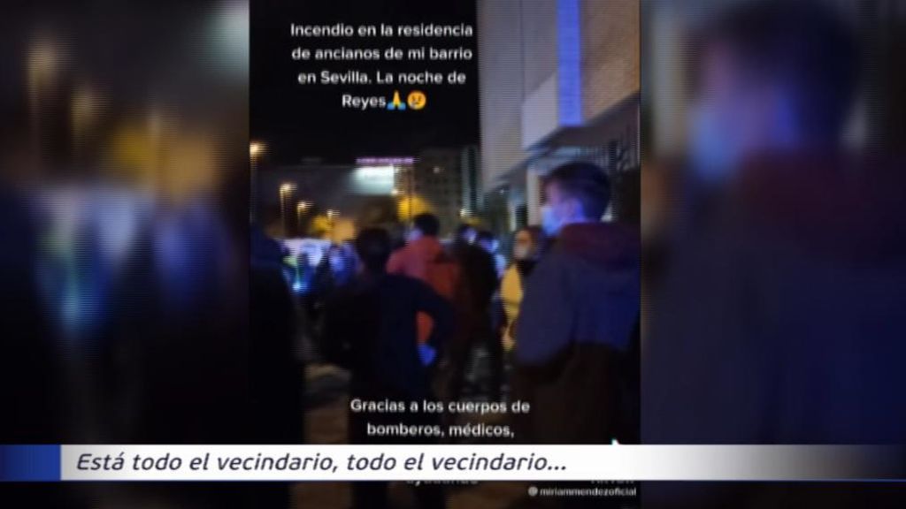 Solidaridad vecinal tras el incendio desatado en una residencia de ancianos de Sevilla