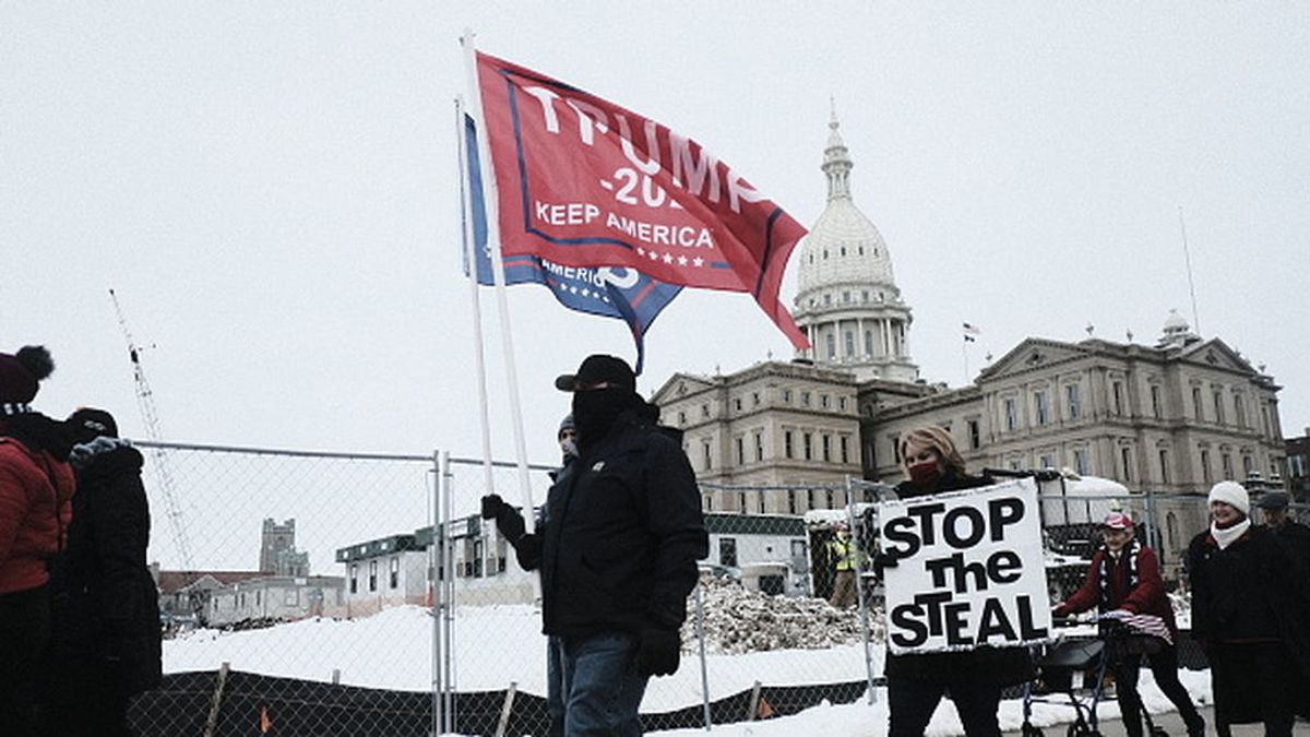 Manifestantes a favor de Trump camino del Capitolio Manifestantes a favor de Trump camino del Capitolio