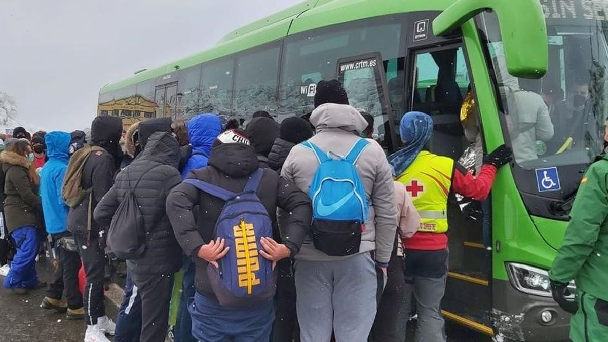 La Guardia Civil corta los accesos a Navacerrada por sexto día consecutivo La Guardia Civil corta los accesos a Navacerrada por sexto día consecutivo