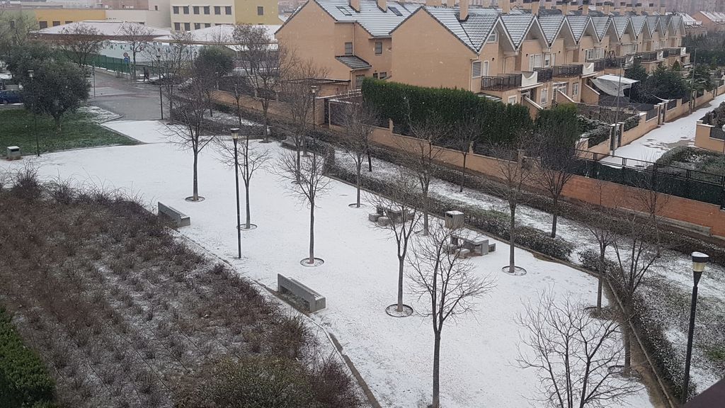 Valdemoro, en Madrid, cubierta de blanco