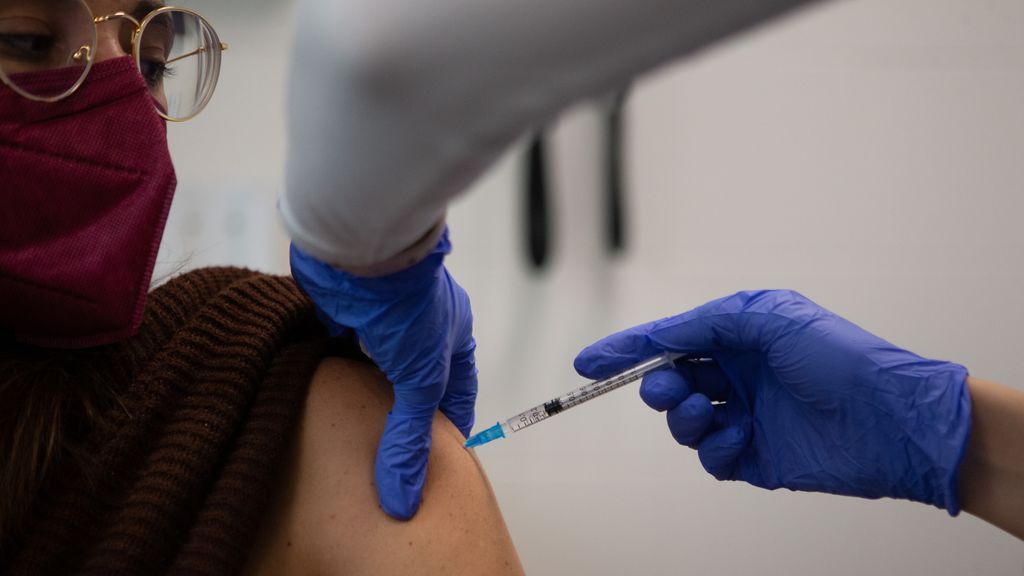 Cómo es el registro de vacunación que permite detectar casos como el de la residencia madrileña de Valdemoro Cómo es el registro de vacunación que permite detectar casos como el de la residencia madrileña de Valdemoro