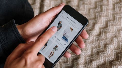 Consejos para comprar ropa online en rebajas - Uppers