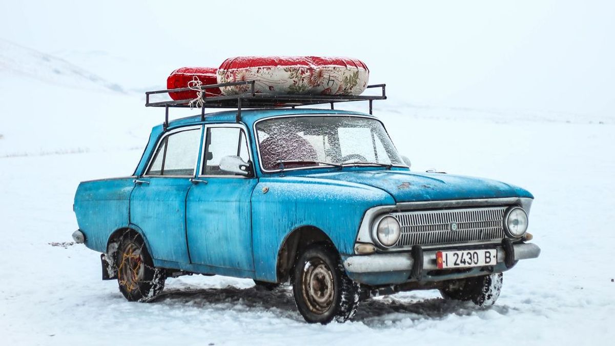 Qué llevar en el coche para viajar en invierno sin temor a posibles problemas Qué llevar en el coche para viajar en invierno sin temor a posibles problemas