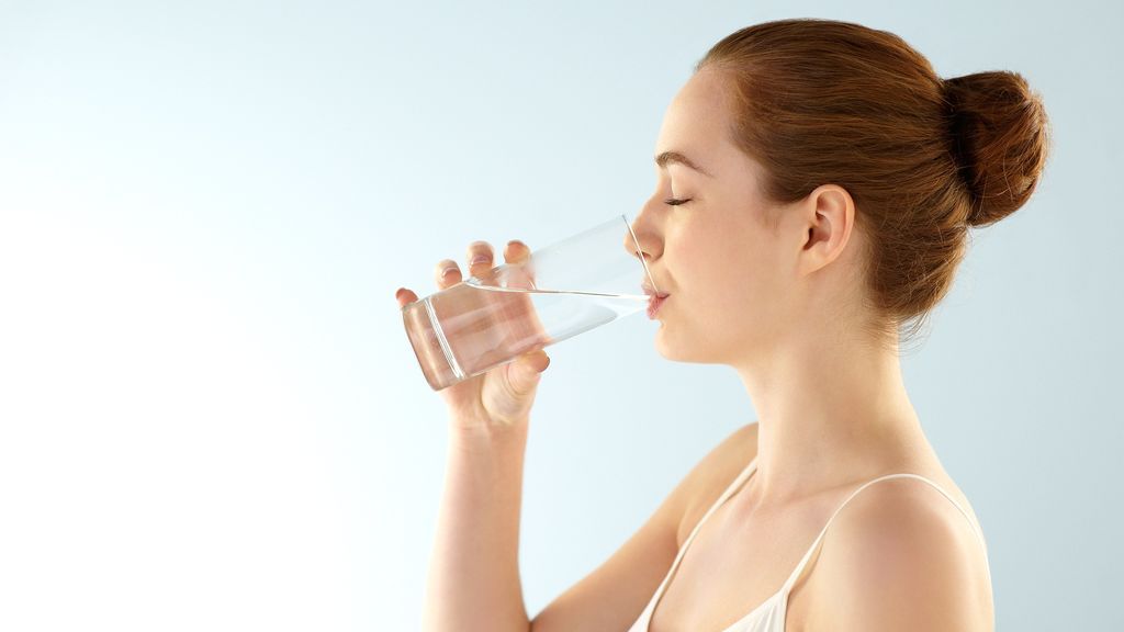 Y, también, habrá que hidratarse muy bien tomando agua.