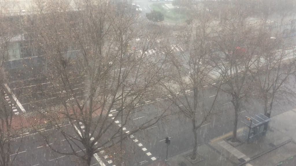 LA nieve aprieta en Madrid capital