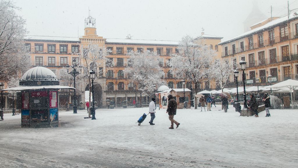 Toledo pide ayuda a la UME por la fuerte nevada Toledo pide ayuda a la UME por la fuerte nevada